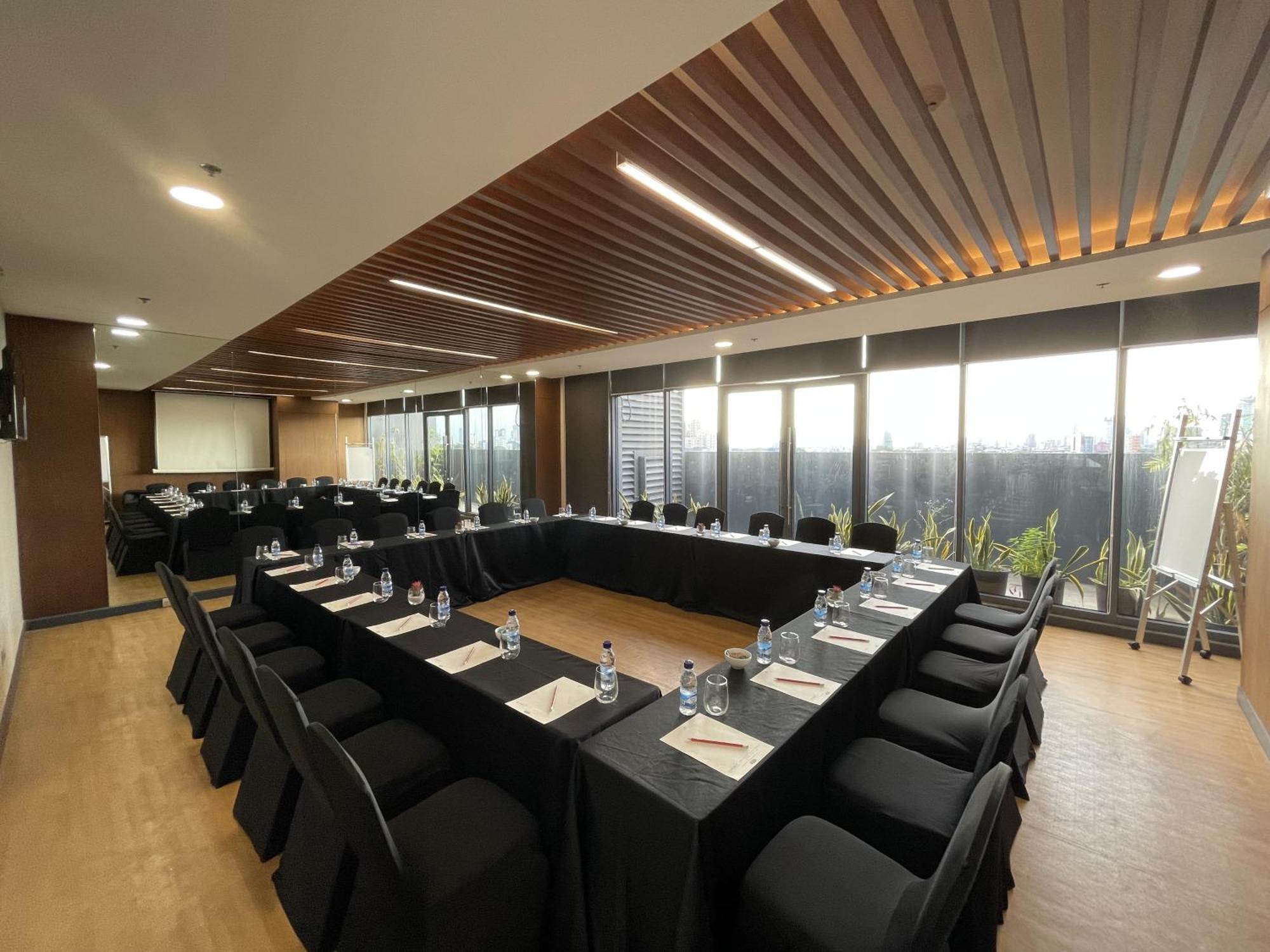 קואזון סיטי Summit Hotel Greenhills מראה חיצוני תמונה